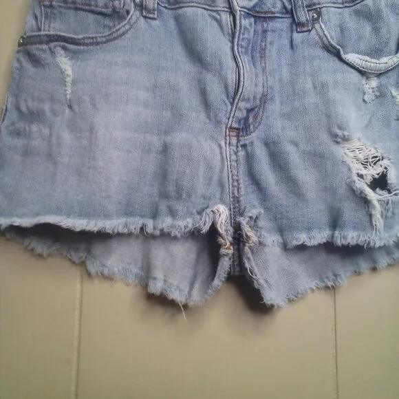 Bullhead Shorts 5 Denim Distressed Raw Hem Blue - Picture 8 of 12